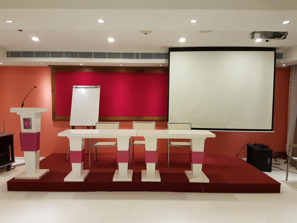 Hotel The Blooms Cochin Kochi Exterior foto